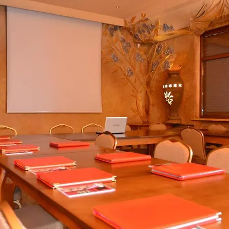 فندق Ksiecia Jozefa 3*